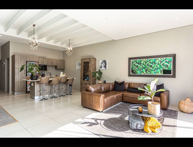 2 BEDROOM APARTMENT SOLD IN DURBANVILLE CENTRAL